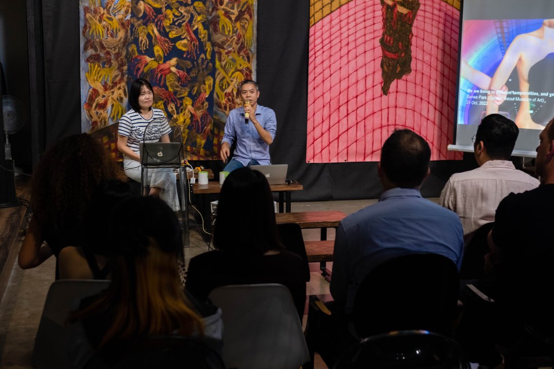 Chúng ta đang sống trong các thời tính khác nhau, nhưng vẫn dưới cùng một bầu trời